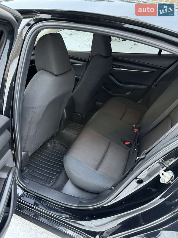 Седан Mazda 3 2020 в Бродах