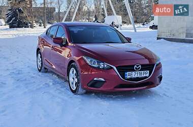 Седан Mazda 3 2016 в Киеве