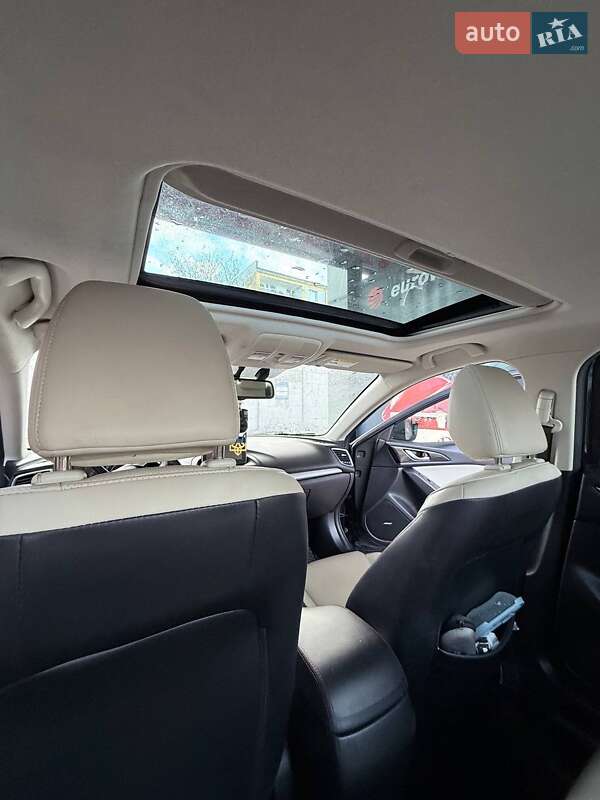 Седан Mazda 3 2014 в Ивано-Франковске