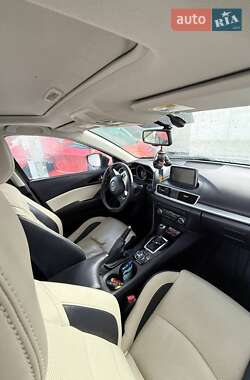 Седан Mazda 3 2014 в Ивано-Франковске