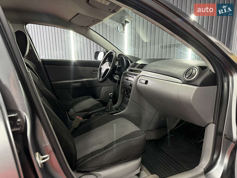 Хэтчбек Mazda 3 2005 в Тячеве