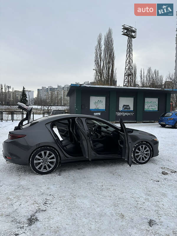 Седан Mazda 3 2020 в Киеве