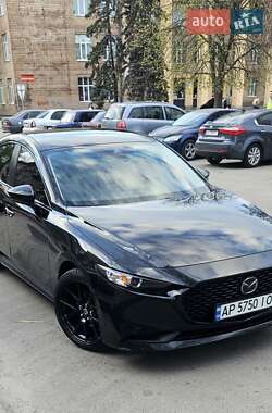 Седан Mazda 3 2018 в Дрогобичі