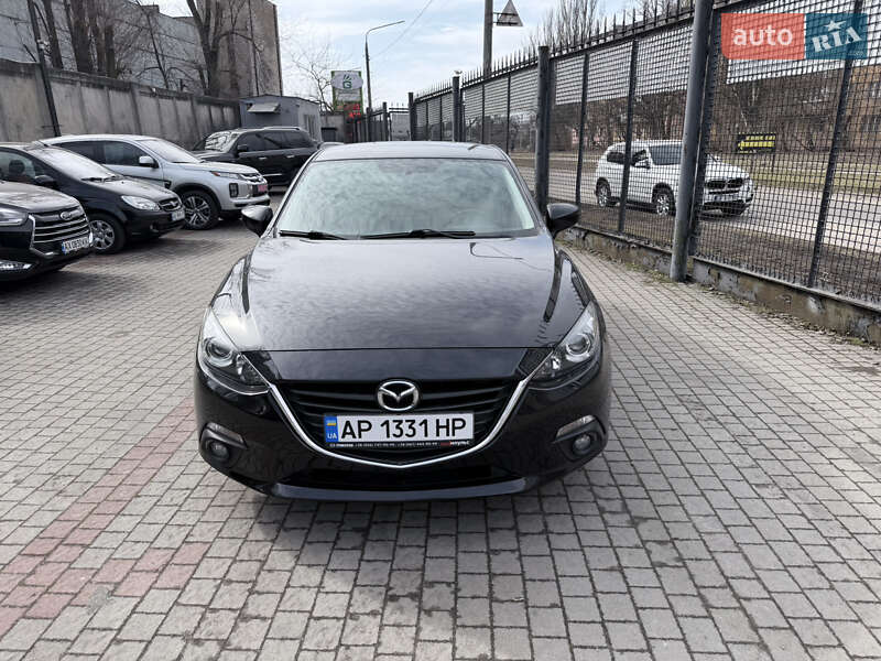 Седан Mazda 3 2015 в Запоріжжі