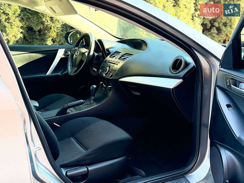 Седан Mazda 3 2013 в Києві