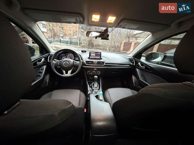 Седан Mazda 3 2016 в Полтаве