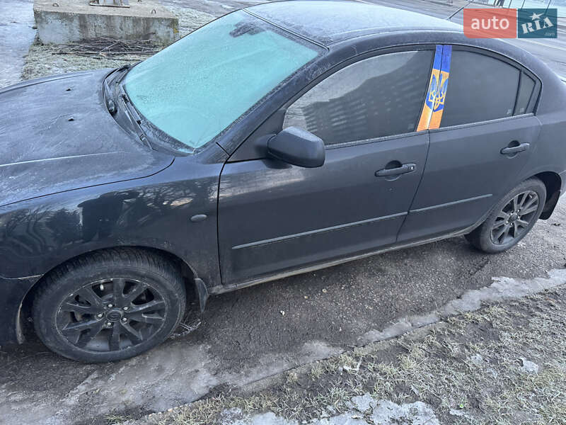 Седан Mazda 3 2006 в Черновцах