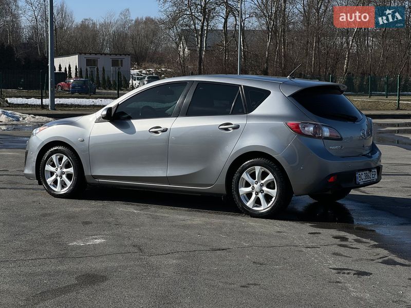 Хэтчбек Mazda 3 2011 в Львове
