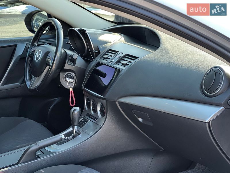Хэтчбек Mazda 3 2011 в Львове