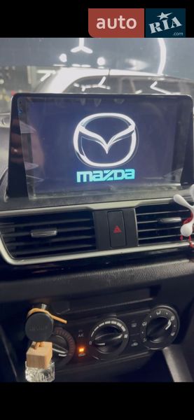 Седан Mazda 3 2015 в Днепре