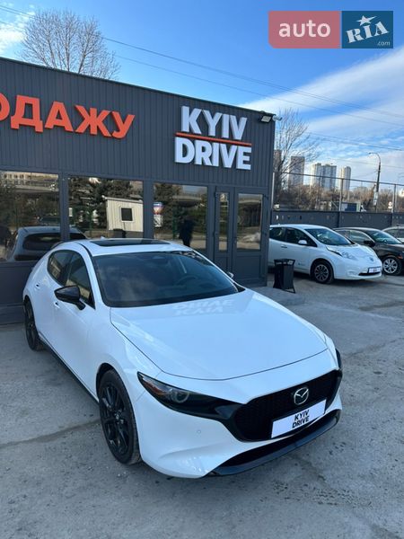 Хэтчбек Mazda 3 2024 в Киеве
