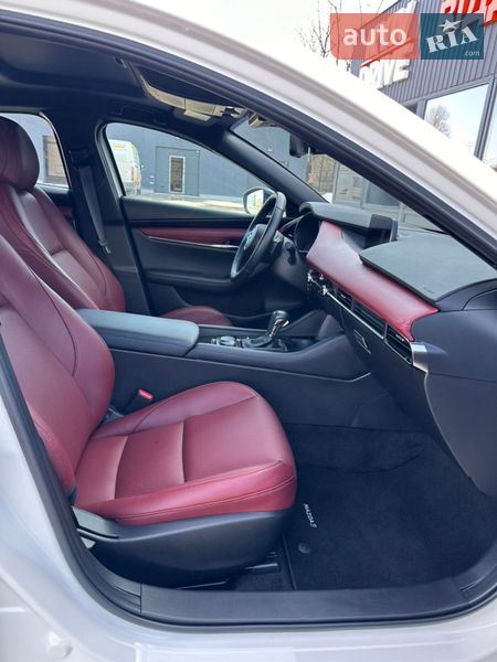 Хэтчбек Mazda 3 2024 в Киеве