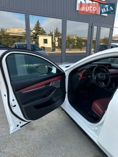 Хэтчбек Mazda 3 2024 в Киеве