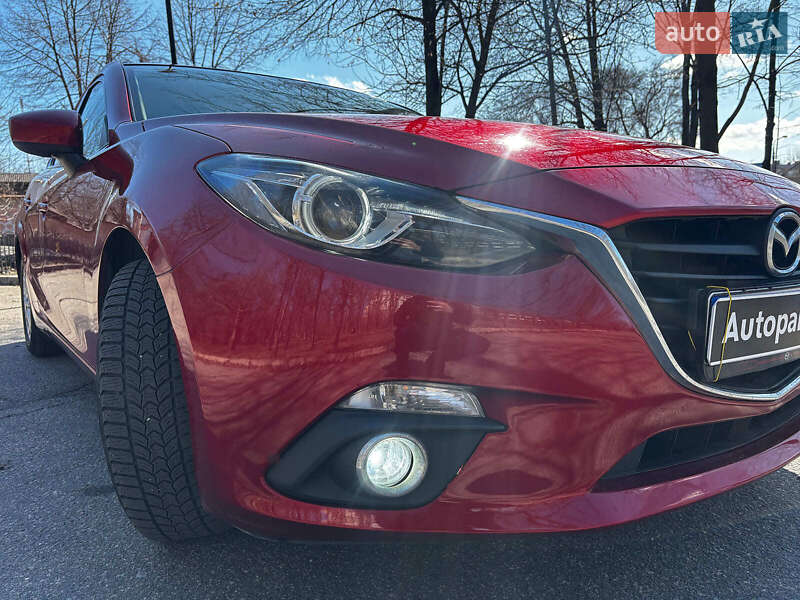 Седан Mazda 3 2016 в Запорожье