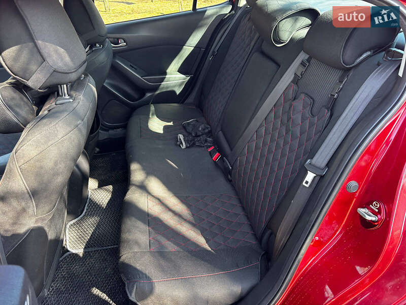 Седан Mazda 3 2016 в Запорожье