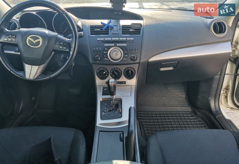 Хэтчбек Mazda 3 2010 в Киеве