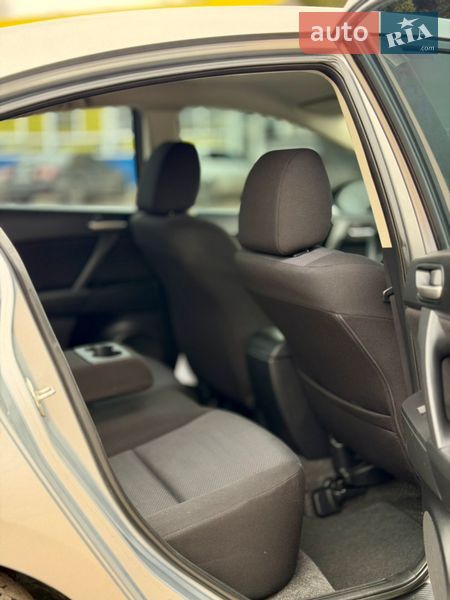 Седан Mazda 3 2010 в Кропивницькому