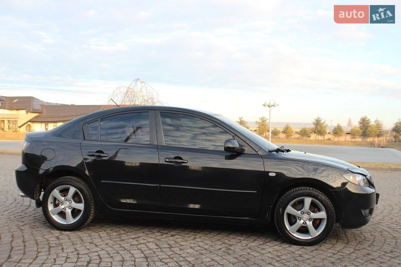 Седан Mazda 3 2006 в Жовкве