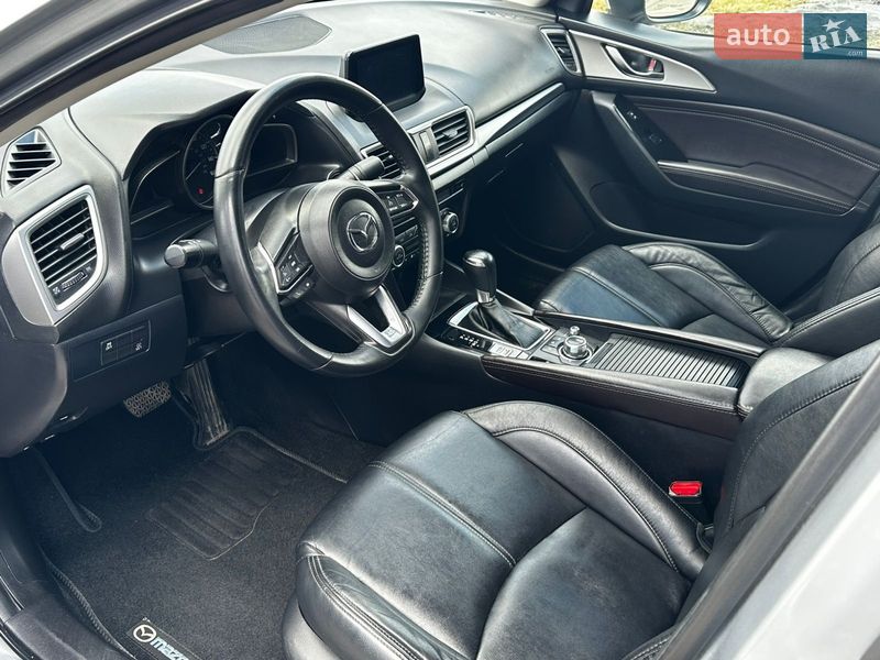 Седан Mazda 3 2016 в Виннице