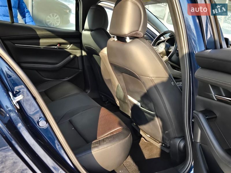 Седан Mazda 3 2019 в Киеве