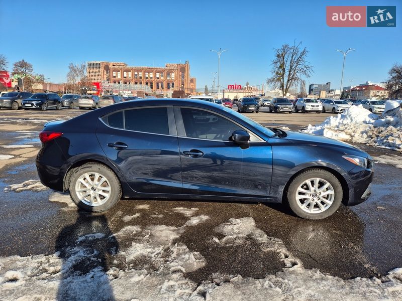 Седан Mazda 3 2015 в Киеве