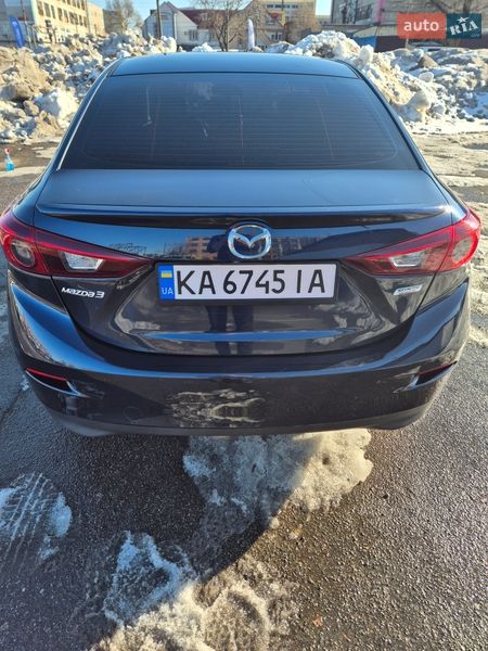 Седан Mazda 3 2015 в Киеве