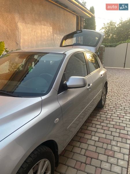 Хэтчбек Mazda 3 2007 в Мукачево
