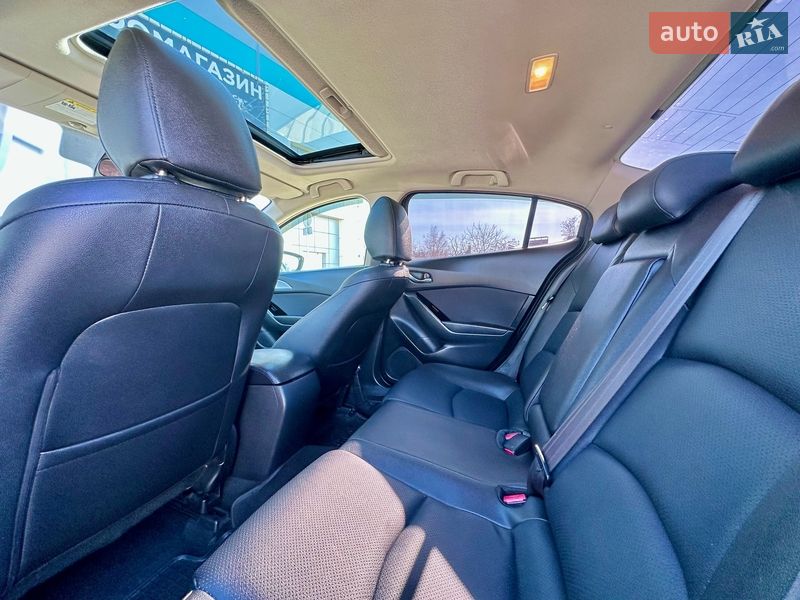 Седан Mazda 3 2018 в Києві