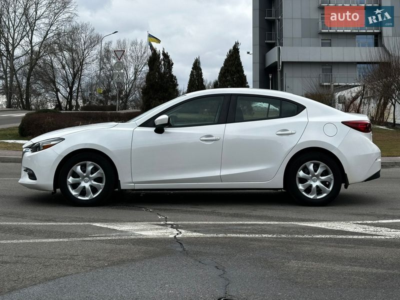 Седан Mazda 3 2018 в Києві