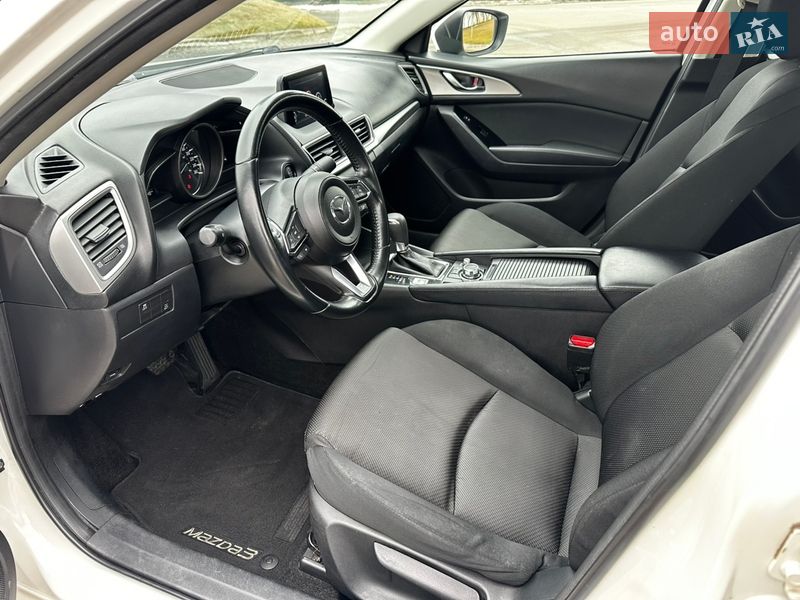 Седан Mazda 3 2018 в Києві