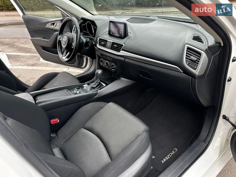 Седан Mazda 3 2018 в Києві