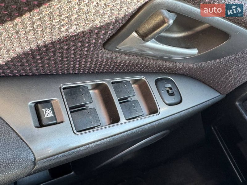 Хетчбек Mazda 3 2007 в Рокитному
