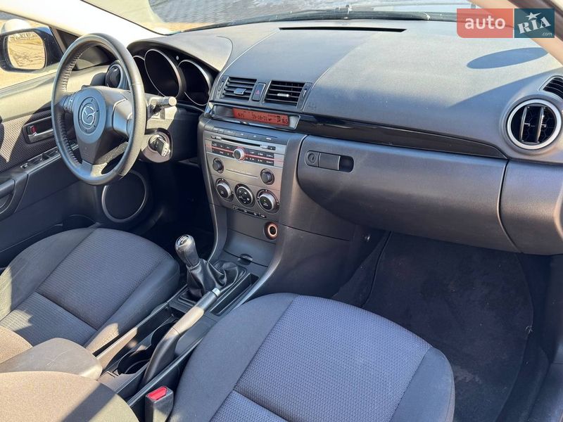 Хетчбек Mazda 3 2007 в Рокитному