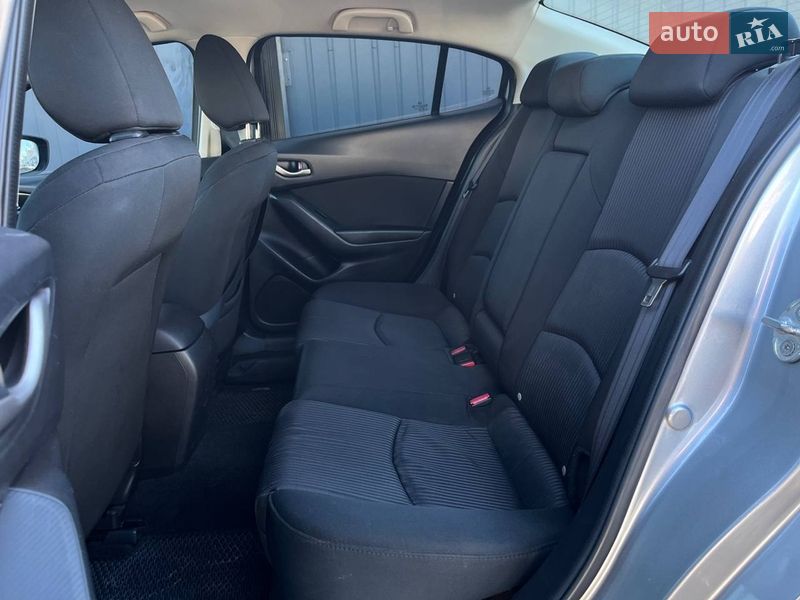 Седан Mazda 3 2016 в Києві