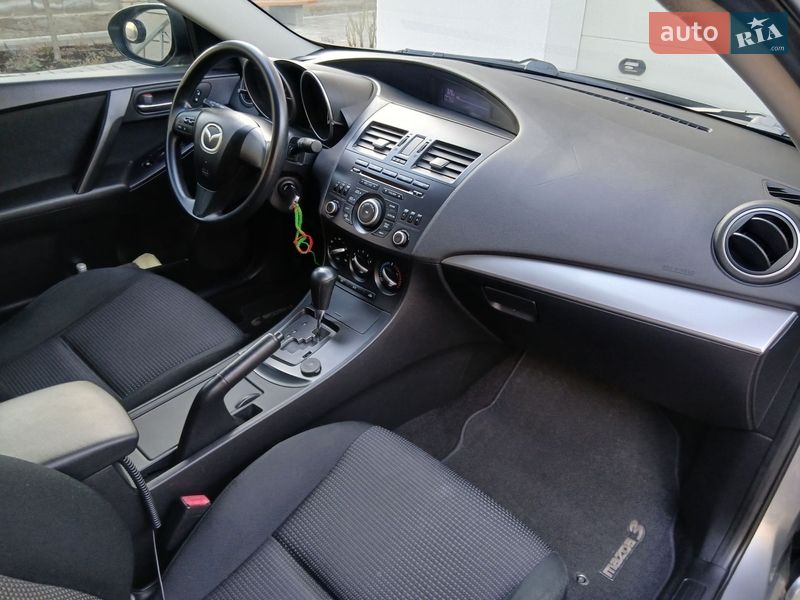 Седан Mazda 3 2011 в Херсоне