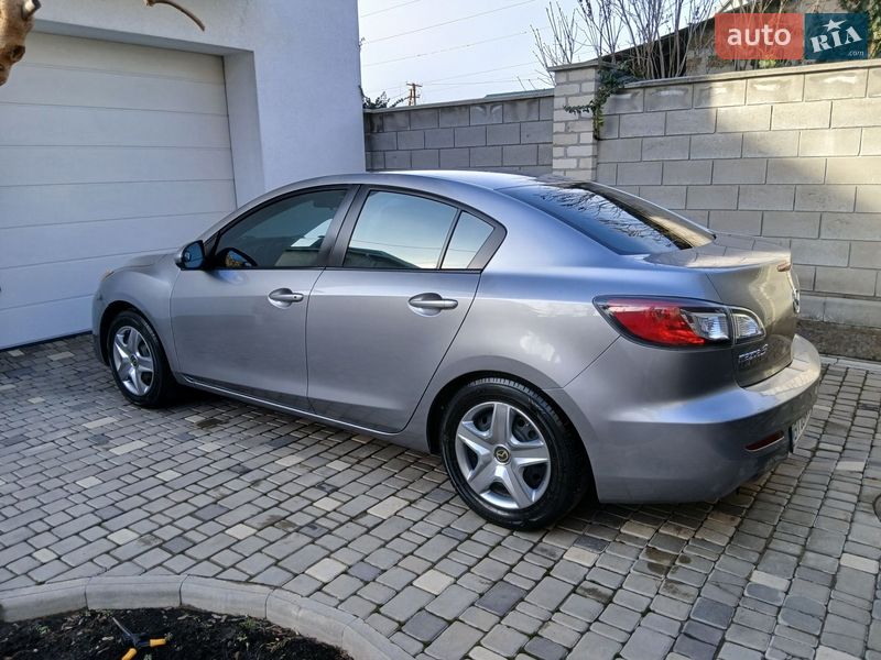 Седан Mazda 3 2011 в Херсоне