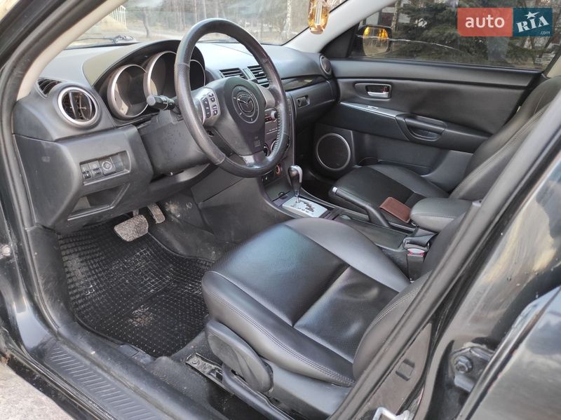 Седан Mazda 3 2008 в Нетешине