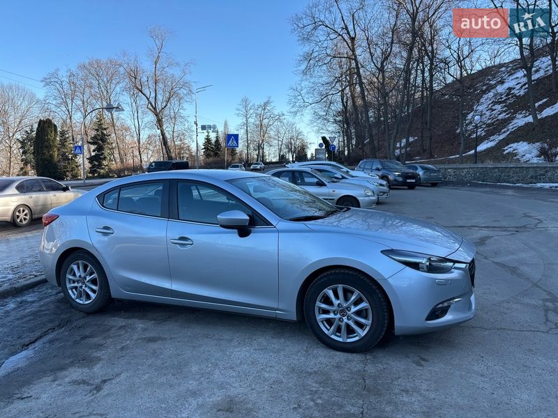 Седан Mazda 3 2017 в Києві