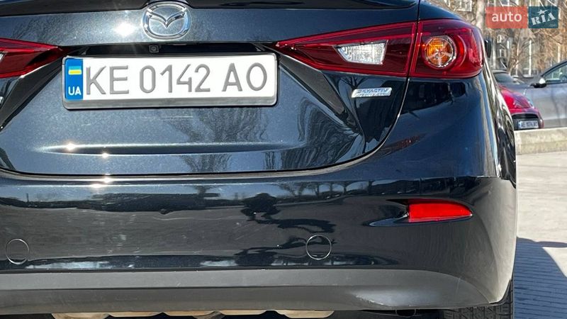 Седан Mazda 3 2018 в Днепре