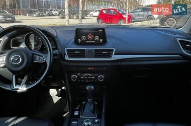 Седан Mazda 3 2018 в Днепре