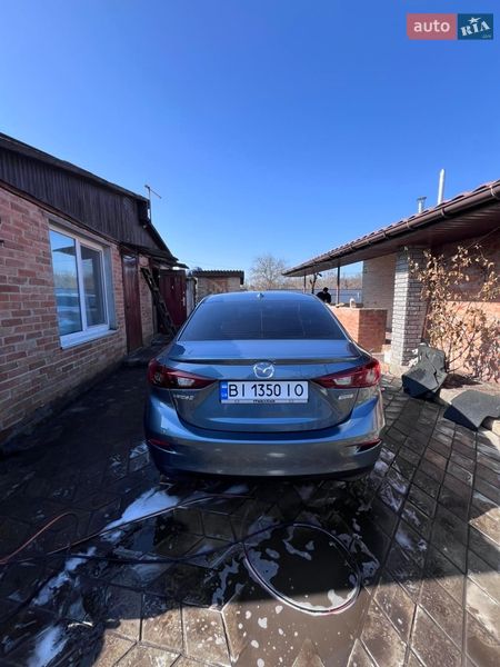 Седан Mazda 3 2015 в Полтаве