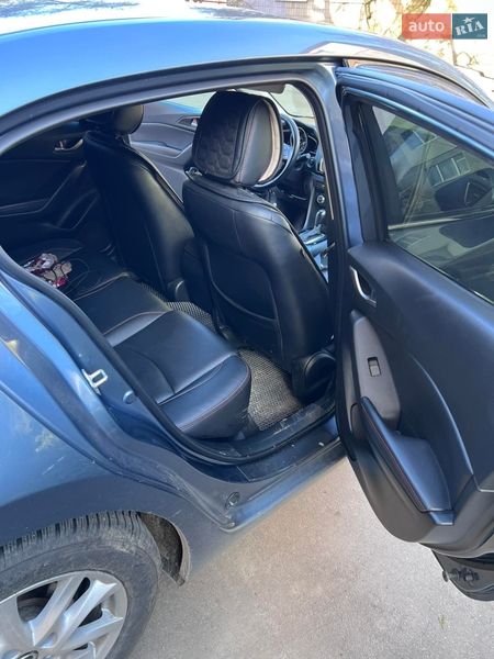 Седан Mazda 3 2015 в Полтаве