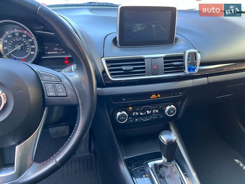 Седан Mazda 3 2015 в Полтаве