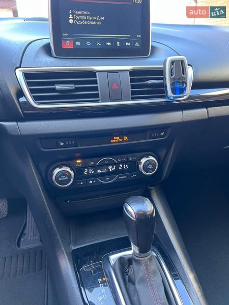 Седан Mazda 3 2015 в Полтаве