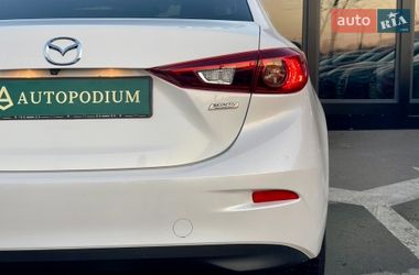 Седан Mazda 3 2017 в Киеве