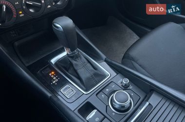 Седан Mazda 3 2017 в Киеве