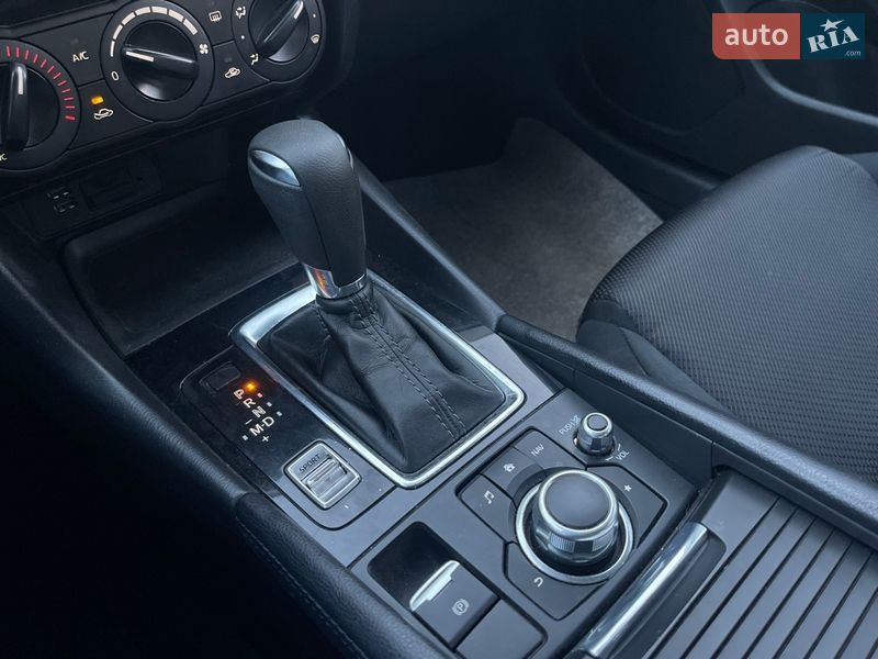 Седан Mazda 3 2017 в Киеве