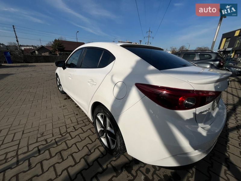 Седан Mazda 3 2017 в Ивано-Франковске