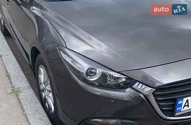 Седан Mazda 3 2017 в Киеве