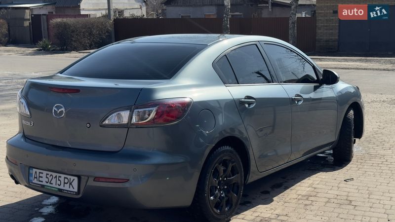 Седан Mazda 3 2011 в Новомосковске